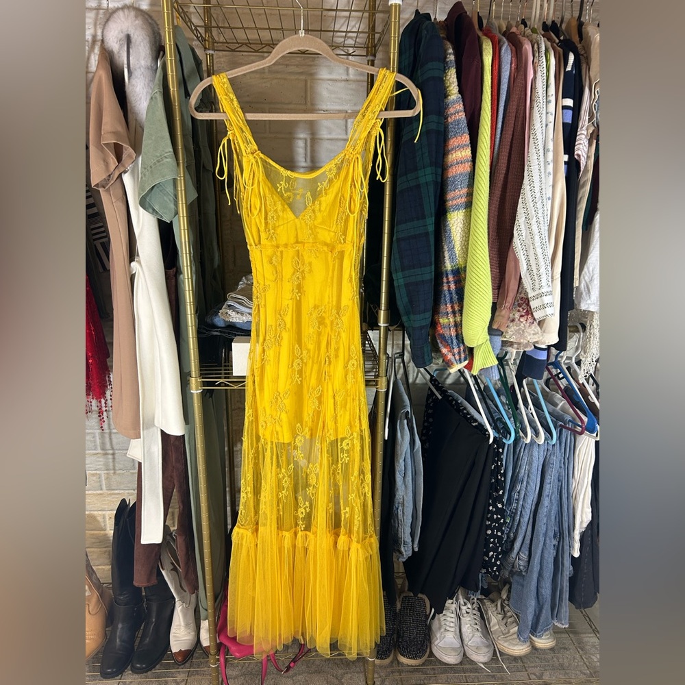 Kimchi Blue Vibrant Yellow Lace dress
